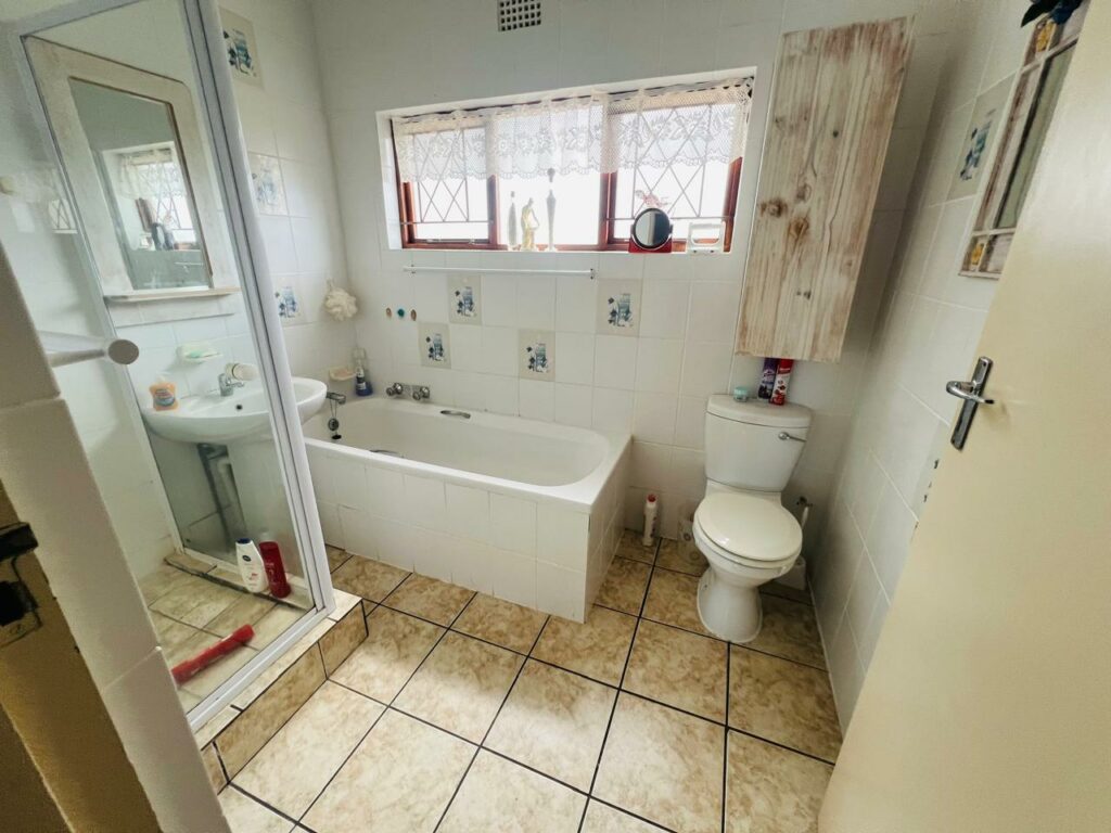 WhatsApp Image 2024-10-28 at 14.32.42 (15)